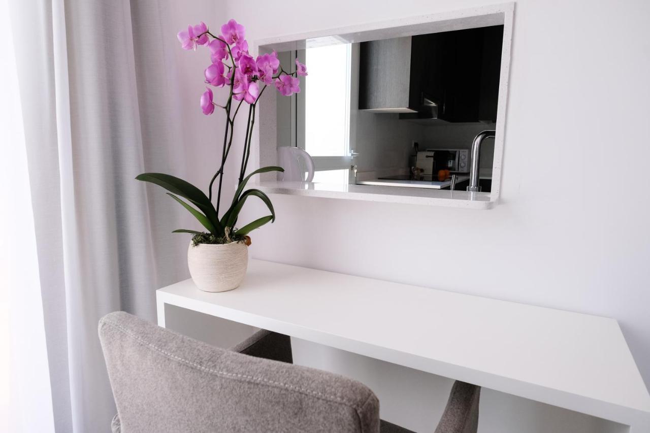 Sal Mar Suites Santa Eularia des Riu Ngoại thất bức ảnh