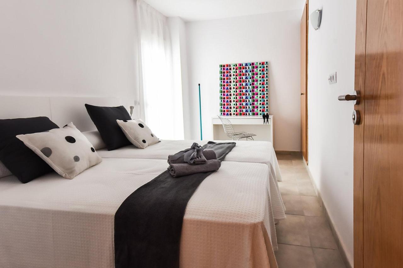 Sal Mar Suites Santa Eularia des Riu Ngoại thất bức ảnh