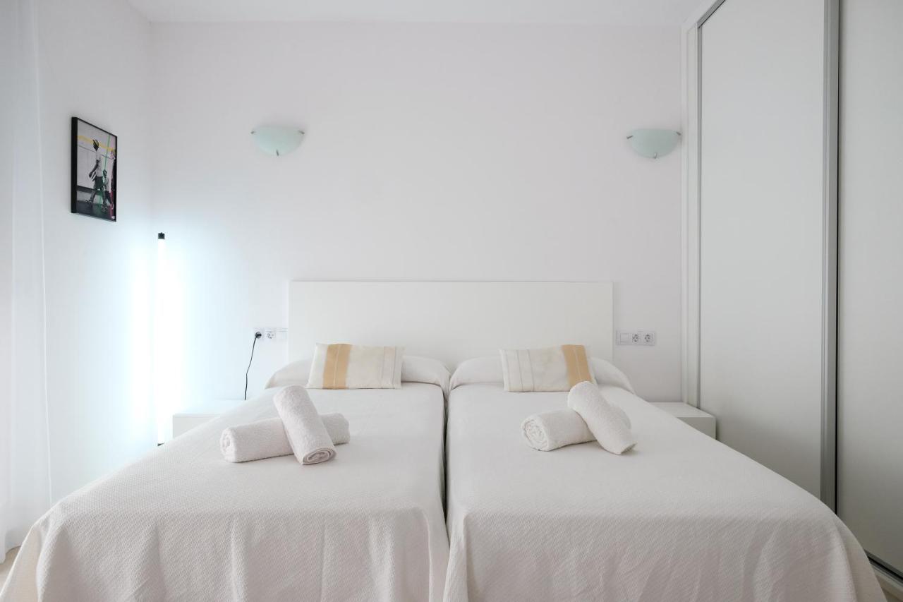 Sal Mar Suites Santa Eularia des Riu Ngoại thất bức ảnh