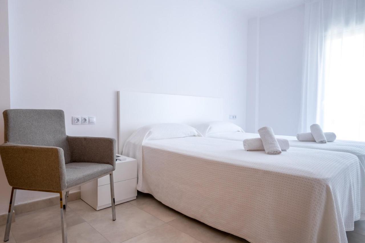 Sal Mar Suites Santa Eularia des Riu Ngoại thất bức ảnh