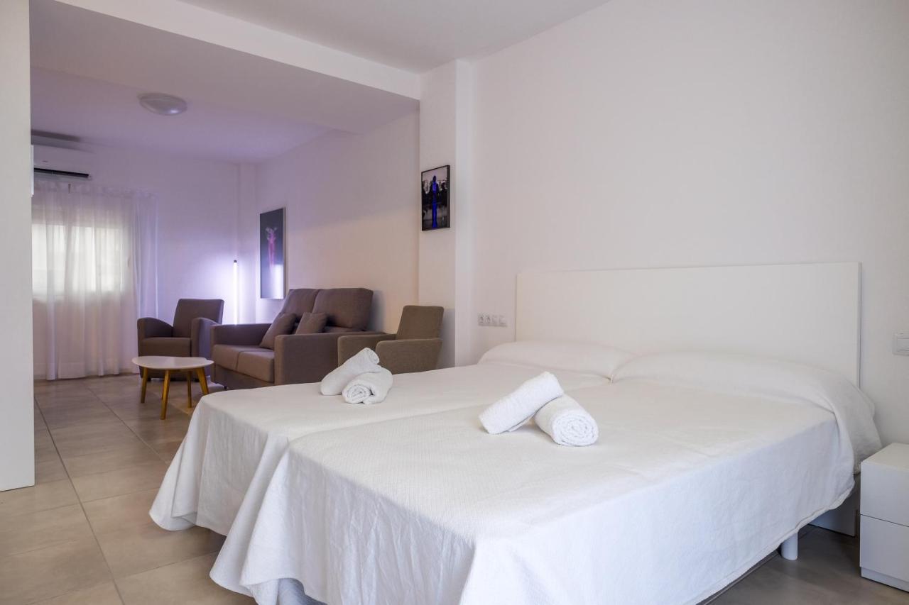Sal Mar Suites Santa Eularia des Riu Ngoại thất bức ảnh