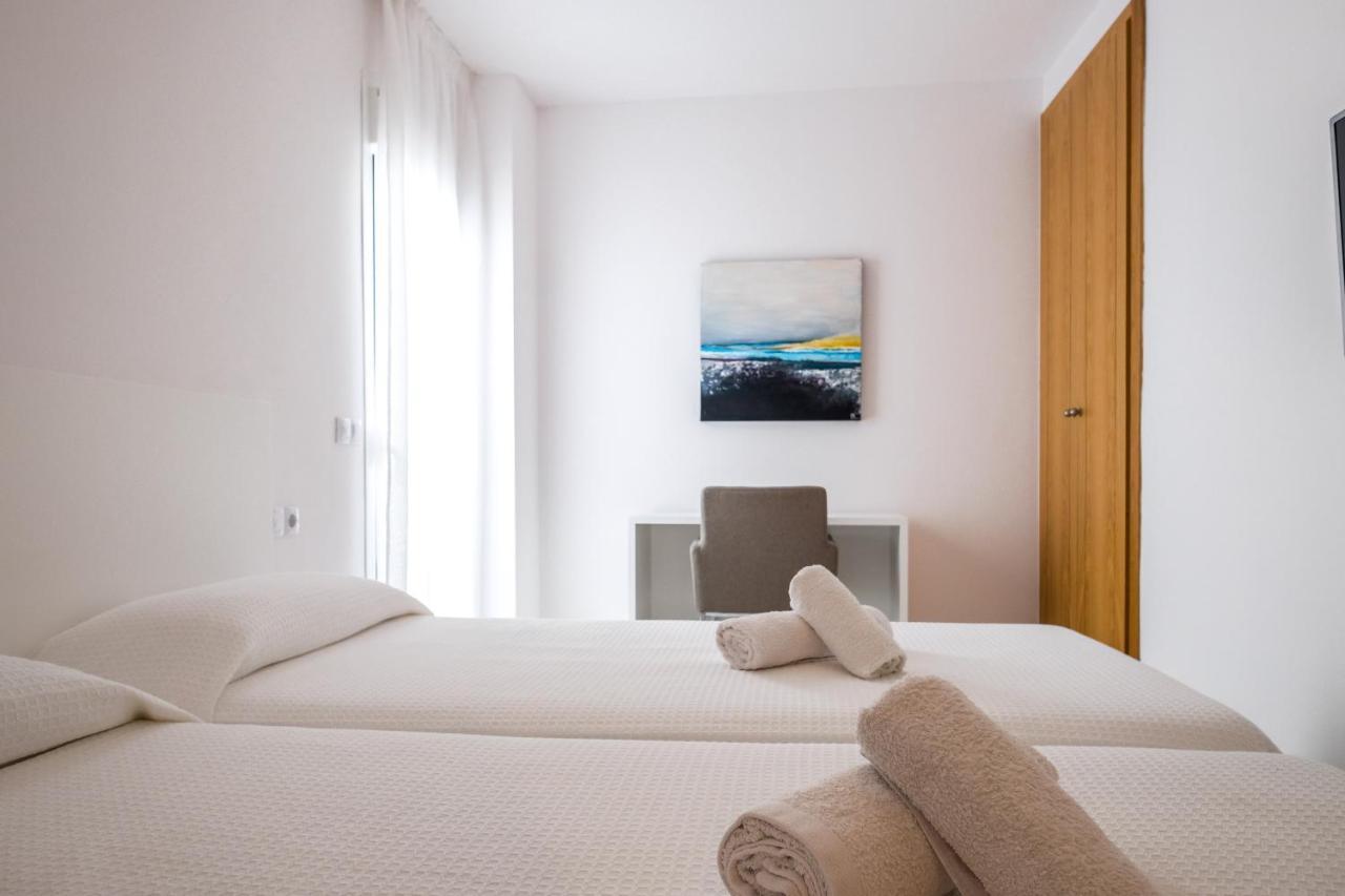 Sal Mar Suites Santa Eularia des Riu Ngoại thất bức ảnh